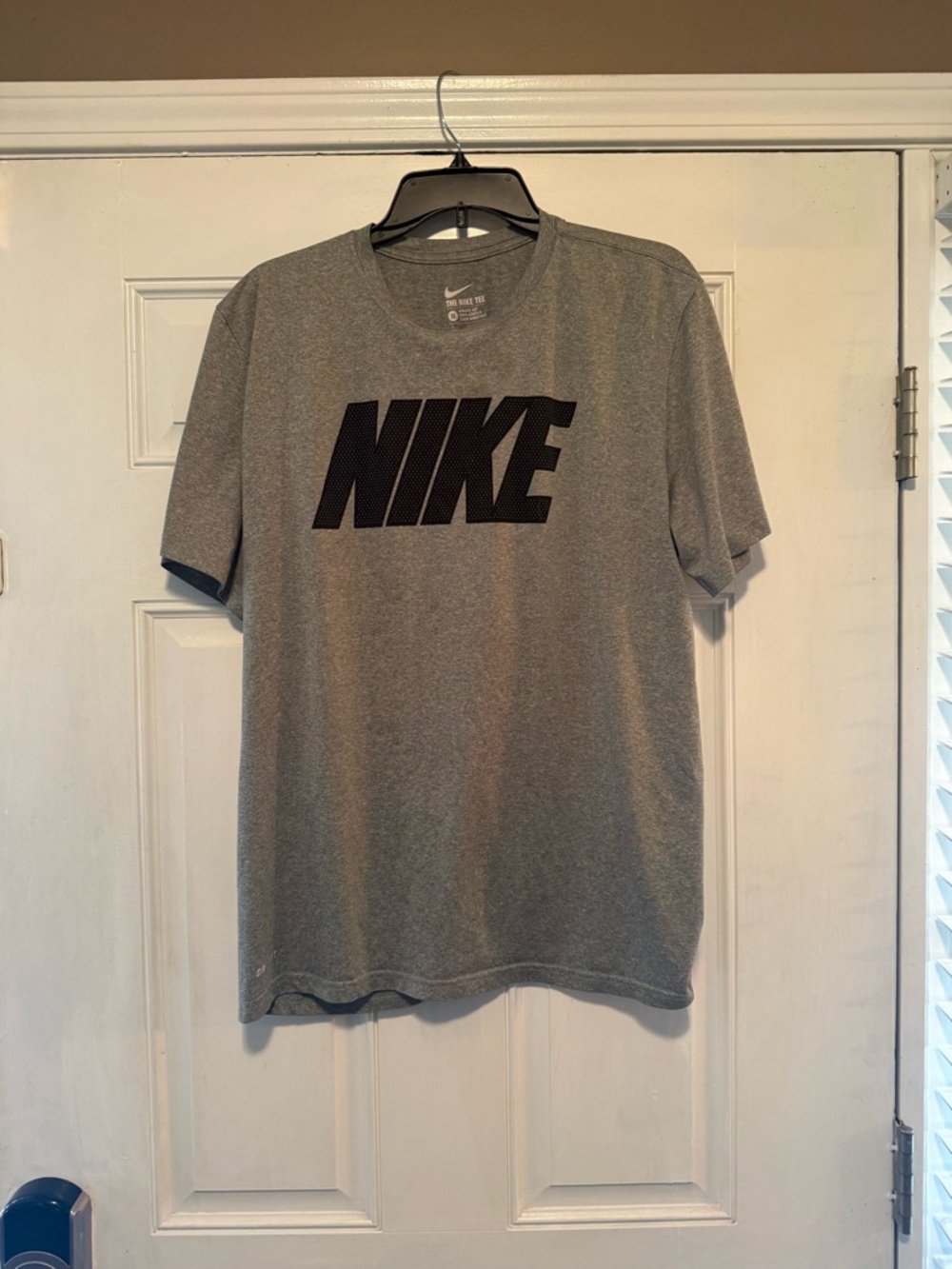 Nike Men's Heather Gray Tee with Black Logo